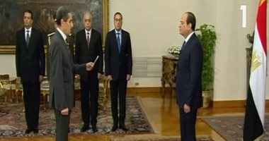 فيديو.. المحافظون الجدد يؤدون اليمين الدستورية أمام الرئيس السيسى