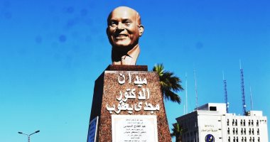 محافظ أسوان السابق يودع منصبه بإزاحة الستار عن تمثال مجدى يعقوب.. صور