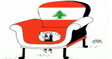 كاريكاتير الصحف العمانية.. كرسى السلطة فى لبنان غير مستقر