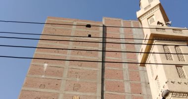 لجنه هندسية من محافظة الغربية تقرر إزالة 3أدوار من البرج المائل بالمحلة