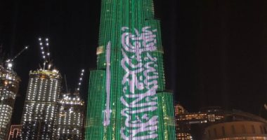 برج خليفة يتزين بألوان العلم السعودى احتفاءً بزيارة محمد بن سلمان للإمارات