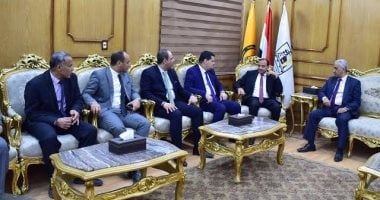 رئيس جامعة بني سويف يستقبل رئيس جهاز حماية المستهلك
