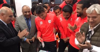 صور.. إنبي يحتفل بأسامة جلال بعد التتويج مع المنتخب الأولمبي