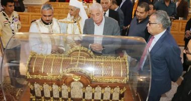صور.. محافظ جنوب سيناء يشارك باحتفالية زيارة رفات القديسة تريزا لكنيسة العذراء بشرم الشيخ