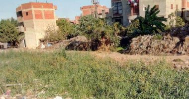 شكوى من إلقاء المخلفات والقمامة بمصرف قرية الصلعا بسوهاج