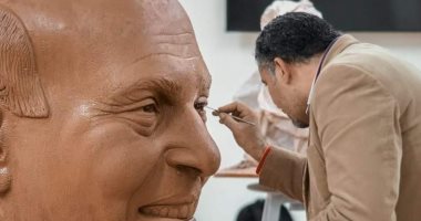 مصمم تمثال مجدى يعقوب بأسوان: العمل استغرق شهرين كاملين وفخور به ..صور