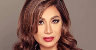 متعافى من السرطان يهدى بسمة وهبة ديوانه الجديد .. فيديو