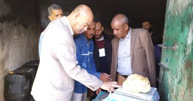صور.. رئيس مركز الداخلة يوجه بتحرير محاضر للمخابز المخالفة بقريتى الهنداو والعوينة