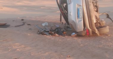 مصرع سيدة وإصابة زوجها فى حادث انقلاب سيارة ملاكى بالوادى الجديد
