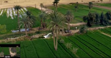 "مصر من السما 2".. فيلم وثائقى يرصد قصة النهر الخالد وكيفية تكون محافظة الفيوم من الفيضانات.. وأكبر عملية استصلاح أراضى على يد قدماء المصريين.. وكنوز شبة جزيرة سيناء.. وأهمية أنفاق بورسعيد فى حركة التجارة