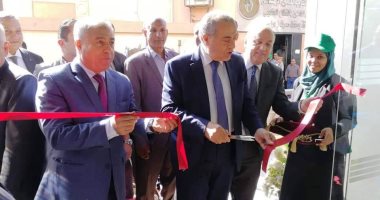 محافظ أسوان السابق يرافق وزير التموين فى افتتاح مجمع استهلاكى ..صور