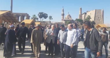 صور.. محافظ الأقصر يتفقد أعمال تجديد ساحة أبوالحجاج ضمن "الهوية البصرية"