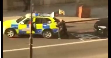 شرطة لندن تعتقل شخصا كان يحمل سلاحا أبيضا فى مركز تسوق بلندن