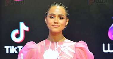 ناتالى إيمانويل متحدثة بالعربية فى ختام القاهرة السينمائى: بحب مصر قوى