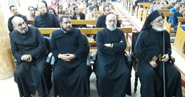 مطران المنيا يترأس يومًا رعويًا لشباب الكاثوليك فى أبو قرقاص