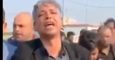 شاهد .. أب عراقى يرثى أبنه أحد ضحايا تظاهرات الناصرية بكلمات مؤثرة 