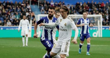 ريال مدريد يعبر ألافيس بصعوبة وسط الأمطار