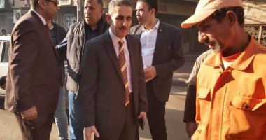 صور.. محافظ الغربية يتابع رفع القمامة بشوارع طنطا في جولة مفاجئة