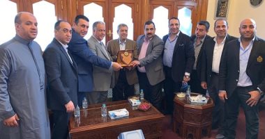 رئيس الغرف التجارية يلتقى وفد الوحدة الاقتصادية لبحث زيادة التعاون العربى