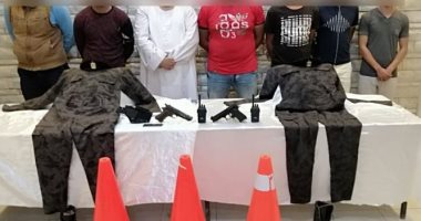 رجال شرطة وهميين يستولون على أموال السائقين بكمين وهمى ومسدس صوت