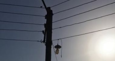 قارئ يشكو من عامود إنارة آيل للسقوط بقرية عزبة العرب بالدقهلية