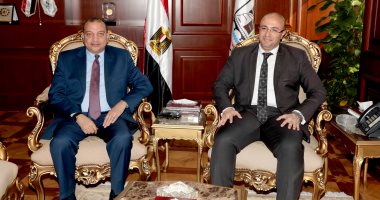 محافظ جامعة بنى سويف يلتقى رئيس الجامعة لبحث التعاون