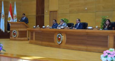 نقيب الإعلاميين ورئيس قناة النيل الدولية فى ندوة تثقيفية بجامعة سوهاج 