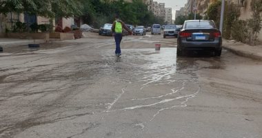 شكوى من إهدار مياه الشرب فى غسل السيارات بالحى الثانى بأكتوبر