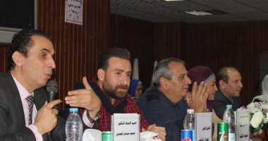 صور.. آداب المنصورة تستضيف نضال الشافعى ونخبة من الفنانين