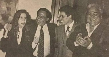 نوستالجيا الزمن الجميل.. عادل إمام فى صورة قديمة مع عامر منيب ومصطفى متولى