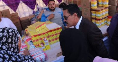 مدير أمن الوادى الجديد يتفقد منفذ "كلنا واحد" لبيع المنتجات بأسعار مخفضة