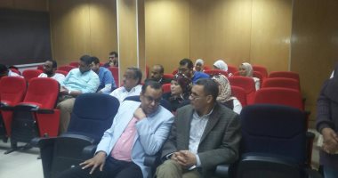 جلسة عملية لمناقشة نظام اللائحة الجديدة لكلية الطب بجامعة أسوان 
