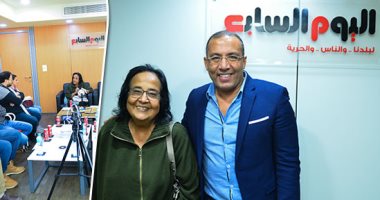 صور.. لميس جابر تتحدث عن السياسة والإعلام والفن والحريات فى ندوة اليوم السابع