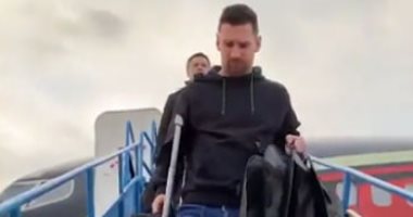 ميسى يصل باريس مع عائلته لحضور حفل جوائز الكرة الذهبية.. فيديو