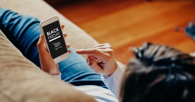 40% من عمليات الشراء أونلاين في "البلاك فرايدي كانت عبر الموبايل.. تقرير