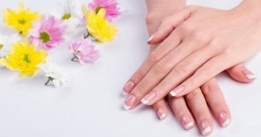 6 نصائح للعناية بالأظافر بشكل يومى.. "رطبيها وحافظى على نظافتها"