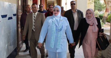 صور.. وكيل "تعليم كفر الشيخ" تتابع المدارس ونقل الرواكد وتشدد على فتح المعامل