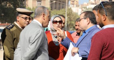 صور.. محافظ سوهاج يتفقد أعمال تطوير شارع الجمهورية بحى شرق
