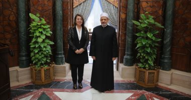 الإمام الأكبر لـ"غادة والى": اختيارك للمنصب الدولى دلالة على قدرة المرأة المصرية