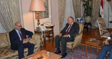 وزير الخارجية يؤكد حرص مصر على حفظ وحدة ليبيا وسلامتها الإقليمية