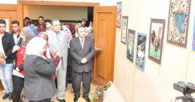 رئيس جامعة كفر الشيخ يفتتح معرض فن‫ "الكويلينج" لطلاب الفرقة الأولى بالنوعية