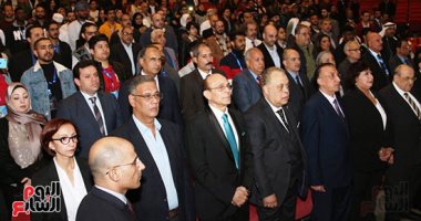 نجوم الفن على الريد كاربت فى افتتاح مهرجان الإسكندرية المسرحى العربى.. صور