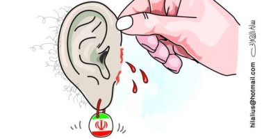 كاريكاتير سعودى.. الشعوب العربية تستأصل خلايا التجسس الإيرانية