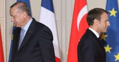 صفعة فرنسية لـ"أنقرة".. ماكرون يتهم "أردوغان" بنكث عهوده وعدم احترام تعهده خلال مؤتمر برلين بعدم إرسال مرتزقة لـ"ليبيا".. ممارسات تركيا بطرابلس تتعارض مع قرار الأمم المتحدة رقم 1970 بحظر توريد الأسلحة لليبيا