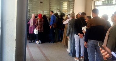 رسالة لمحافظ الشرقية.. الأهالى يطالبون بزيادة شبايك تذاكر محطة قطار كفر صقر