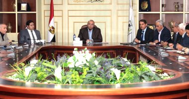 صور.. محافظ بنى سويف: جروب "واتس آب" لمتابعة تنفيذ كوبرى مزلقان المديرية