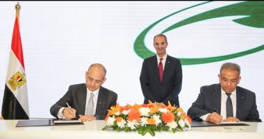 وزير الاتصالات يشهد مذكرتى تفاهم لتطوير هيئة البريد 