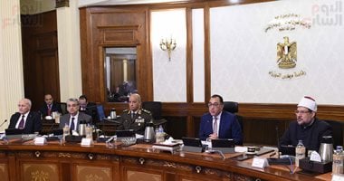 الحكومة والبنك المركزى يعلنان مبادرة لدعم قطاع الصناعة بـ100 مليار جنيه 