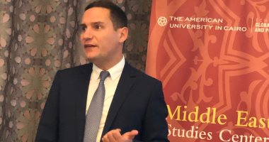 خبير بشئون الناتو فى ندوة بالجامعة الأمريكية: فلسطين وتونس ومصر أكثر دول الشرق الأوسط حصولا على المساعدات الأوروبية.. الاتحاد الأوروبى ليس له سياسة موحدة فى قضية اللاجئين.. وما زلنا ننتظر مستقبل تونس