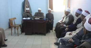 صور.. وكيل وزارة الأوقاف بالأقصر يجتمع بمديرى الإدارات لمناقشة الخطط الدعوية 